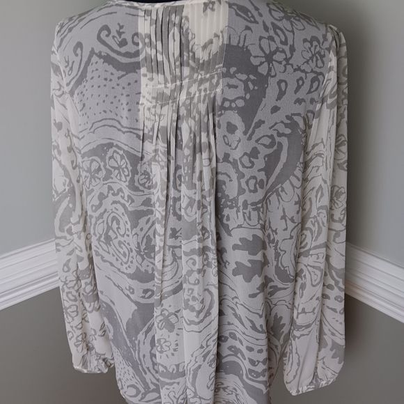 CABI Blouse - Picture 3 of 6